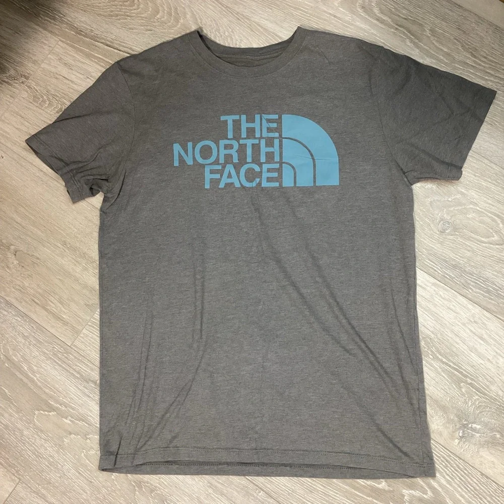 The North Face Heather Gray Tee with Sky Blue Logo Size M
